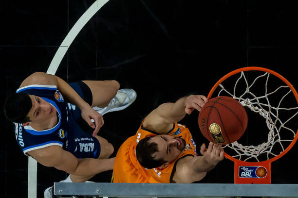 跑卫线的老 跑卫线的老