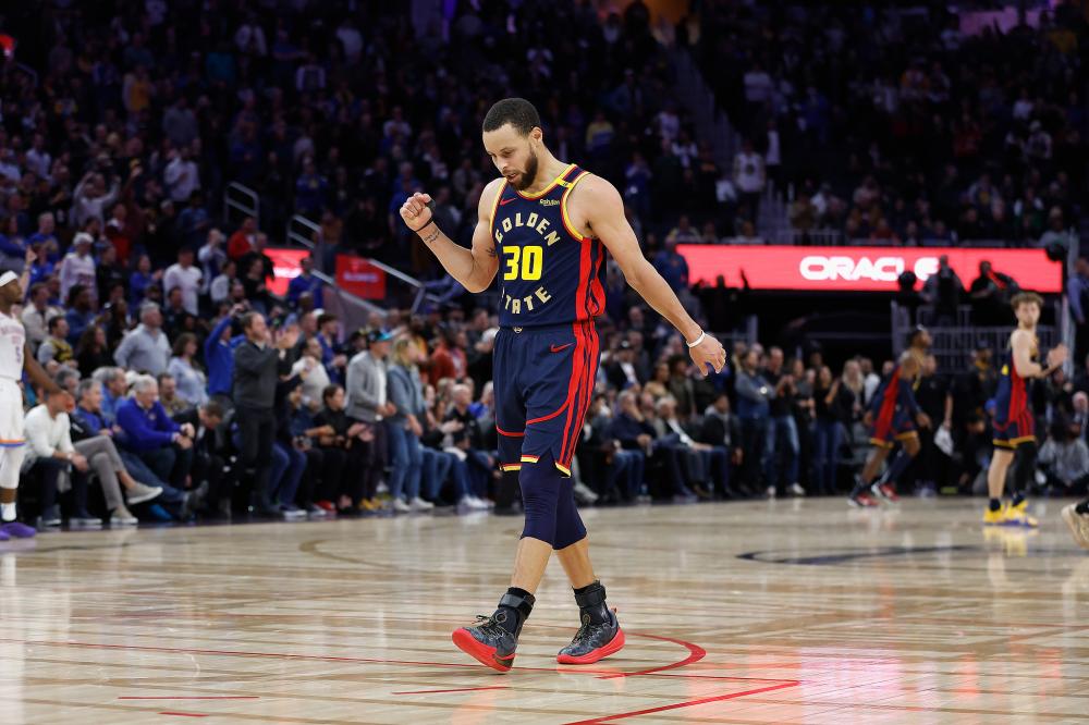 随着足球在 随着足球在